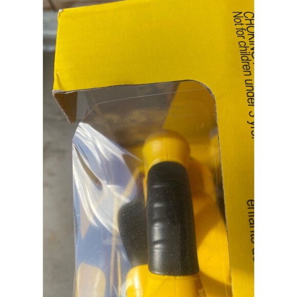 Stanley Jr 5 Piece Kids Mini Water Pressure Cleaning Toy Outdoors Fun! ages 3+ - Picture 7 of 9